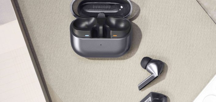 001-product-galaxy-buds3pro-silver-e1723654831520.jpg