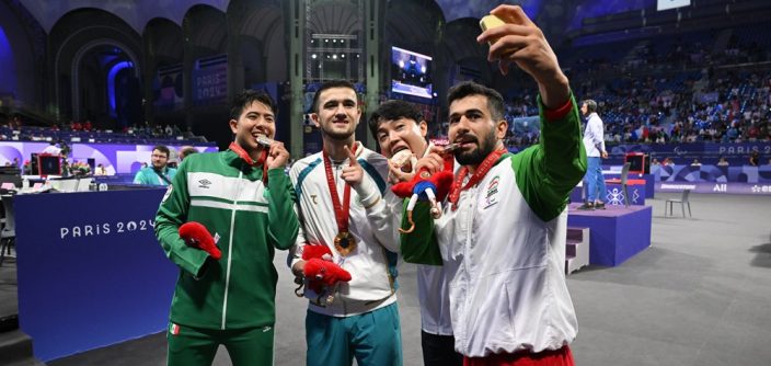 1-Samsung-Mobile-Paris-2024-Paralympics-Galaxy-Z-Flip6-Olympic-Edition-Victory-Selfie_main1-e1725565303818.jpg