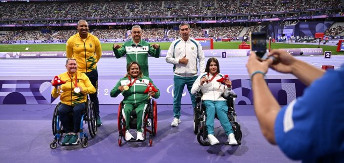 10-Samsung-Mobile-Paris-2024-Paralympics-Galaxy-Z-Flip6-Olympic-Edition-Victory-Selfie_main10-e1725565863396.jpg