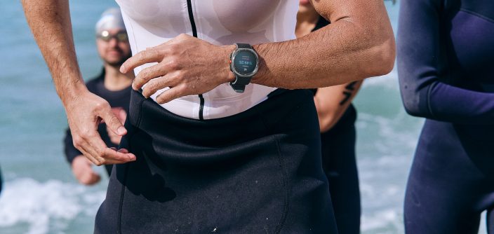 030-lifestyle-galaxy-watch-ultra-titaniumsilver-triathlon.jpg