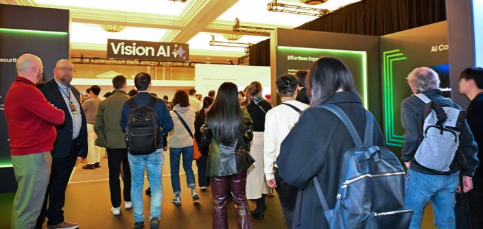 1-Samsung-Visual-Display-CES-2025-First-Look-2025-Private-Show_main1-e1736457374574.jpg
