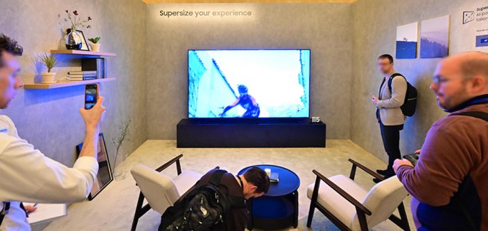 17-Samsung-Visual-Display-CES-2025-First-Look-2025-Private-Show_main11-e1736459691804.jpg