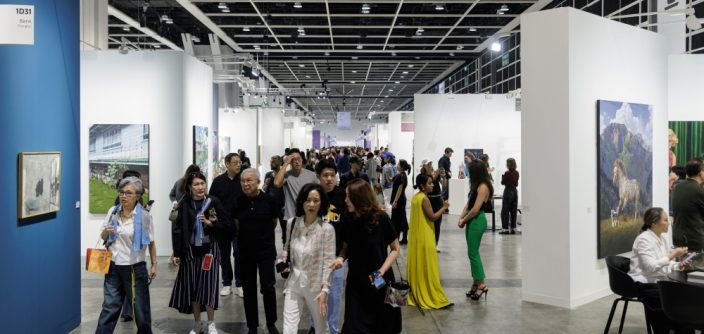 Samsung-TVs-and-Displays-The-Frame-Samsung-Art-Store-Art-Basel-Hong-Kong-Angelle-Siyang-Le-Interview_main2.jpg