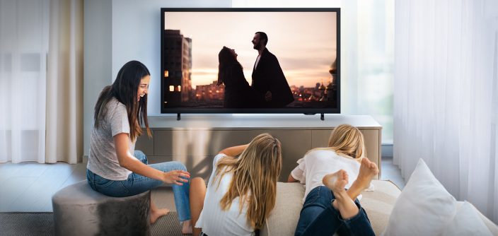 H5000F_FRONT_MovieNight.jpg