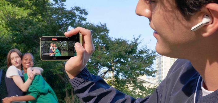 004-Capture-Every-Moment-Like-a-Pro-With-the-Most-Powerful-Galaxy-ZFlip-Camera-Yet-e1761936370224.jpg