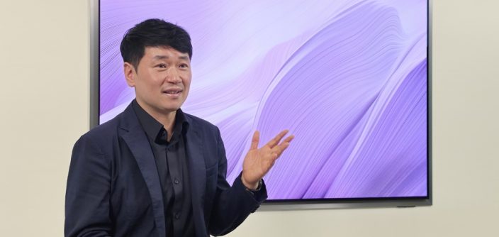 Samsung-TVs-and-Displays-OLED-TV-S95H-Red-Dot-Design-Award-2026-Best-of-the-Best-Interview_main4FF-e1778268811652.jpg
