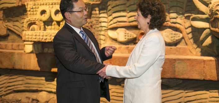H.S-Jo-Presidente-Samsung-México-María-Cristina-García-Cepeda-Secretaria-de-Cultura.jpg