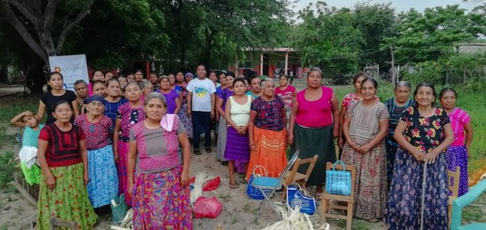 Grupo-de-mujeres-en_Nayarit.jpeg