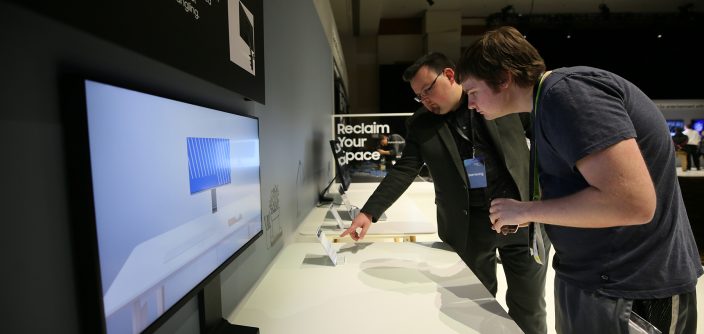 FL2019_The_Samsung_Space_Monitor.jpg