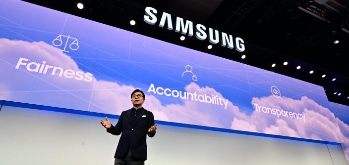 HS-Kim-President-and-CEO-of-Consumer-Electronics-Division-Samsung-Electronics-at-CES-2019-Samsung-Press-Conference-3.jpg