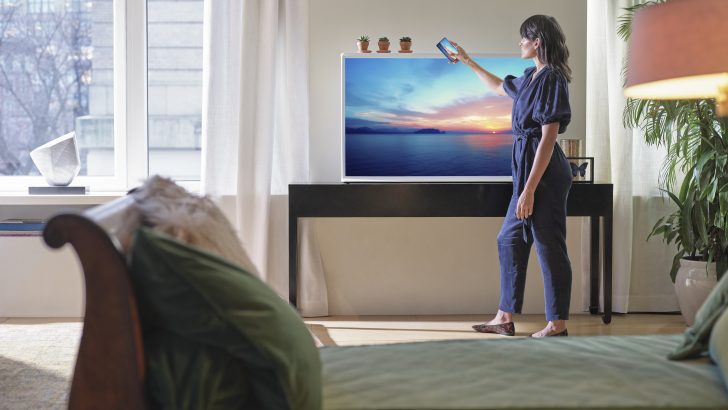 Samsung-Lifestyle-TV_Serif_2B_A-cut_With-Talent_0944.jpg