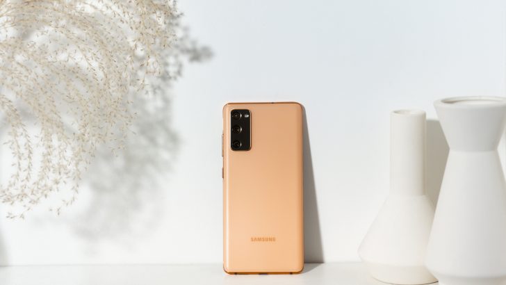 13.-Galaxy-S20-FE_Cloud-Orange.jpg