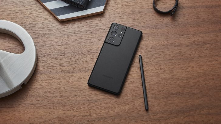 Galaxy-S21_ultra_lifestyle_black_spen.jpg