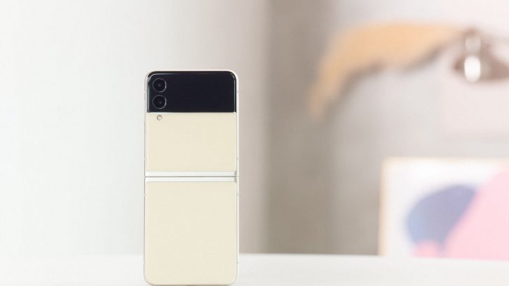 02_01_B2_Product_02_galaxyzflip3_5g_cream_L.jpg