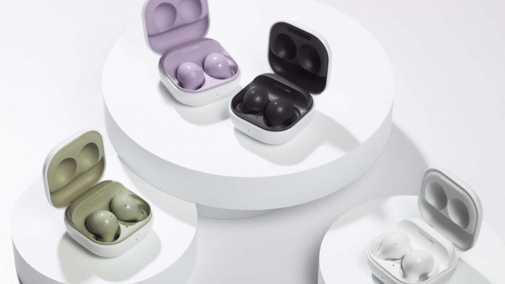 02_02-Berry-Family_02_galaxybuds2_family_graphite_white_olive_lavender_L.jpg