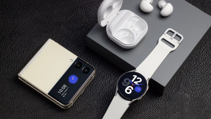 02_03-B2-Eco-System_03_galaxyzflip3_5g_cream_galaxywatch4_silver_galaxybuds2_white_L.jpg