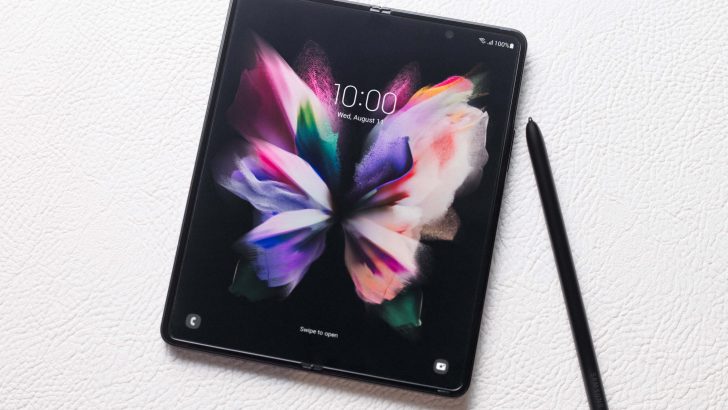 02_01-Q2-Product_06_galaxyzfold3_5g_spen_phantomblack_L.jpg