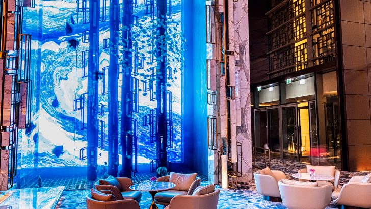 The-Wall_Atlantis-The-Royal_dl3_LED-Signage-in-the-Lobby.jpg