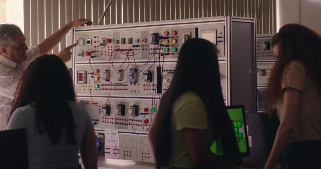 solve for tomorrow - 30s_frame3