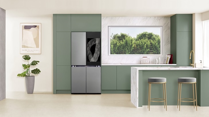 Kitchen with AI Family Hub_thumb728.jpg