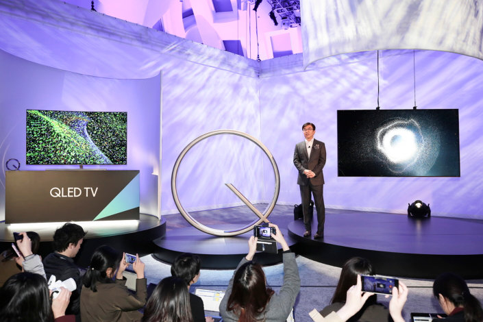 Samsung Gives World First Look at its New QLED TVs