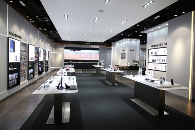 Samsung Experience Store at The Gardens Mall Reopens to Much Fanfare