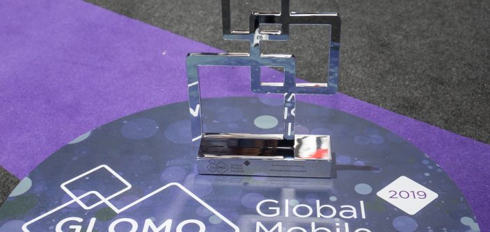 GLOMO-Awards_Galaxy-WatchBest-Wearable-Mobile-Technology.jpg