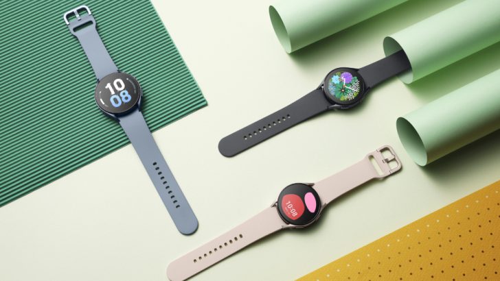 3-058_family_galaxy_watch5_graphite_pinkgold_sapphire_HI.jpg