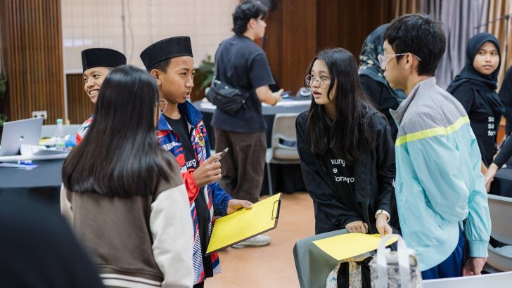 Photo-4_From-Ideas-to-Impact-Students-Sharpen-Solutions-at-SFT-2025-Design-Thinking-Workshop.jpg