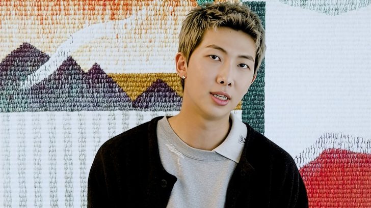 RM de BTS présente un court métrage avec Samsung, soulignant la joie de l’art à la maison avec les téléviseurs Samsung Art – Samsung Newsroom Malaisie
