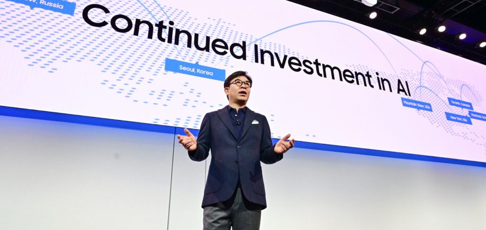 HS-Kim-President-and-CEO-of-Consumer-Electronics-Division-Samsung-Electronics-at-CES-2019-Samsung-Press-Conference-1_main_1