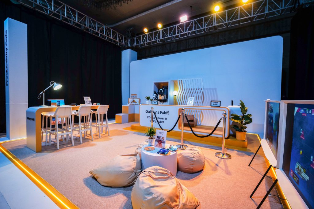 Samsung Galaxy Z Fold5 Productivity Cafe Samsung Galaxy Z Fold5 Productivity Cafe