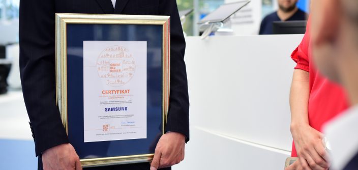 samsung_premium_service_plaza_2_.jpg