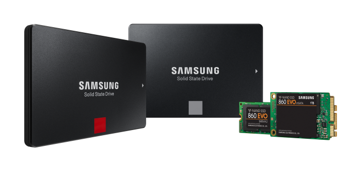 ssd_familyshot_001_1_black.png
