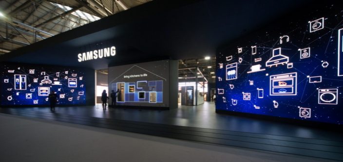 samsung_eurocucina_2018_exhibition_entrance_main_1_f.jpg