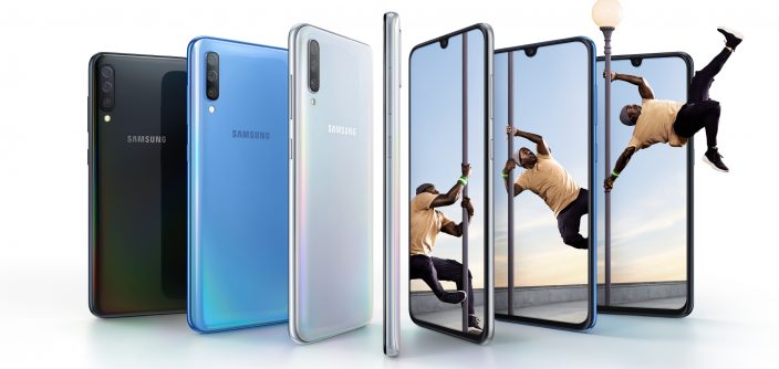 Galaxy-A70_Lifestyle-KV_combo_blackbluewhite_2P.jpg