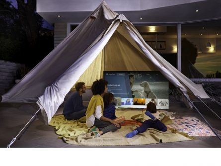 telewizor-samsung-q70-lifestyle