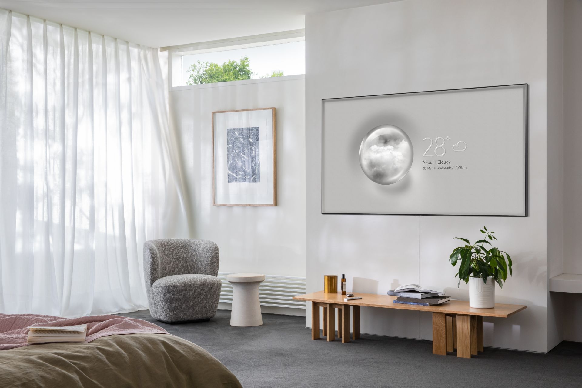 samsung-qled-q95t-lifestyle