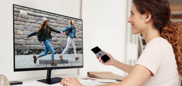 Smart-Monitor-Lifestyle-Image-2.jpg