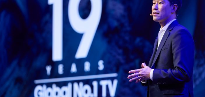 Kevin-Lee-EVP-Head-of-Customer-Experience-Team-at-VD-presents-Vision-AI-at-Samsungs-IFA-2025-press-conference-2.jpg
