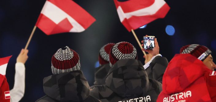Team-Austria-with-the-Galaxy-Z-Flip7-Olympic-Edition-at-the-Opening-Ceremony-of-Milano-Cortina-2026-Hi-Res.jpg