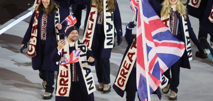 Team-GB-with-the-Galaxy-Z-Flip7-Olympic-Edition-at-the-Opening-Ceremony-of-Milano-Cortina-2026-3-Hi-Res.jpg