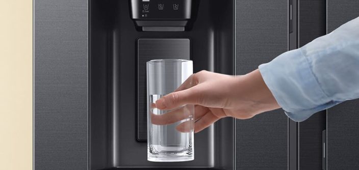 rs90f64eefeo_dystrybutor_wody.jpg