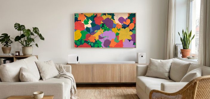 Samsung_Living_Room_04_V1_Teak_Ultra-Slim_Music-7.jpg