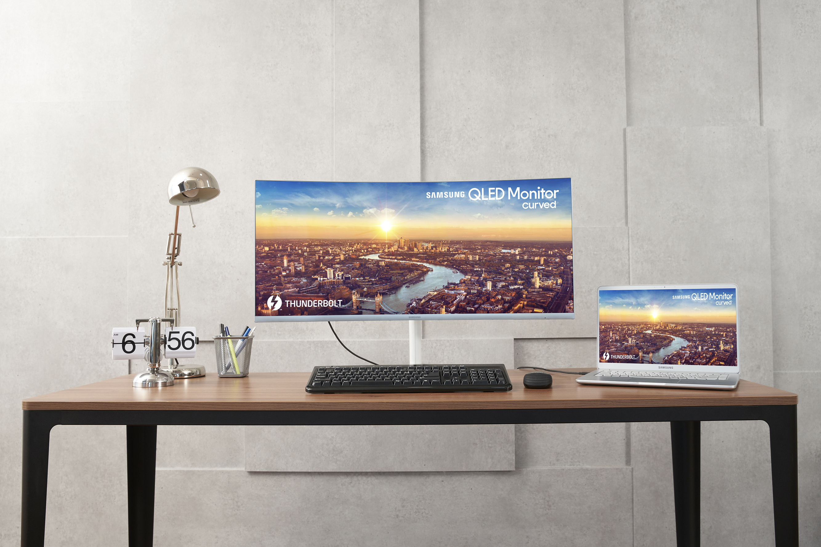 Samsung Electronics представила первый в мире изогнутый QLED монитор с ...