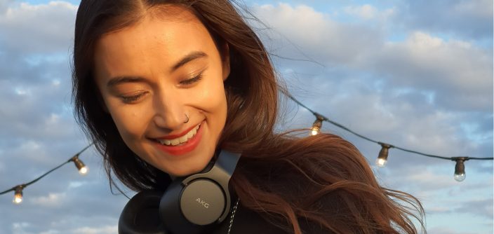AKG-N700-NC-M2-lifestyle.jpg