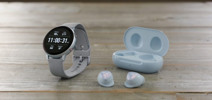 006_galaxybudsplus_watchactive2_lifestyle_image-1.jpg