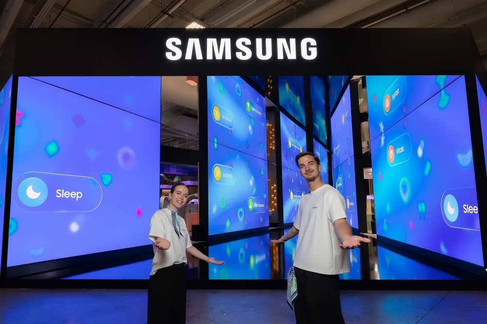 An image of Samsung's exhibition demonstrating five key health areas: sleep, activity, nutrition, mental health and vital signs.