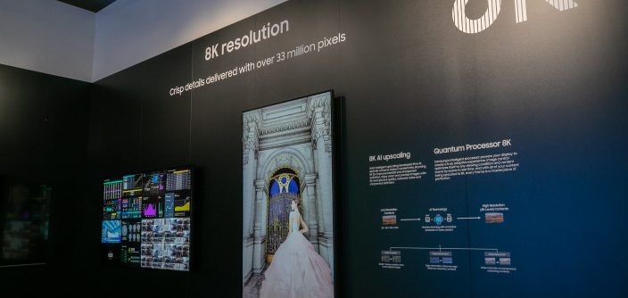 ISE2019-QLED-8K-Signage_2.jpg