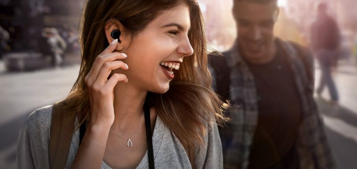 GalaxyBuds_Lifestyle_3.jpg